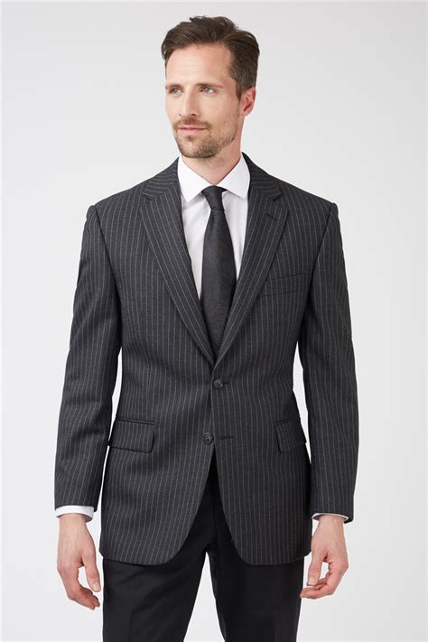 what is a pinstripe suit